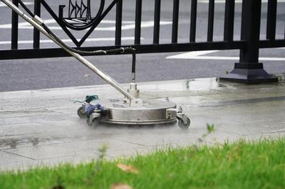 以'三化一工程'為突破口，廣州海珠推動(dòng)城區(qū)換新顏 智能化清潔機(jī)械及設(shè)備賦能城市治理